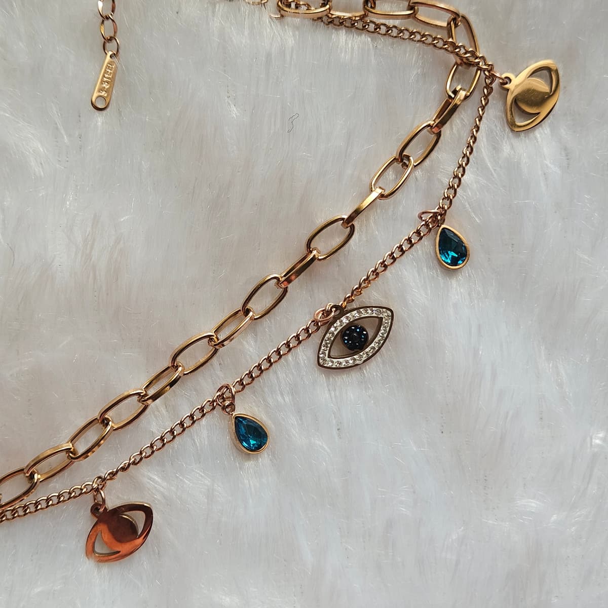 Rosegold evil eye charm bracelet  — image 4