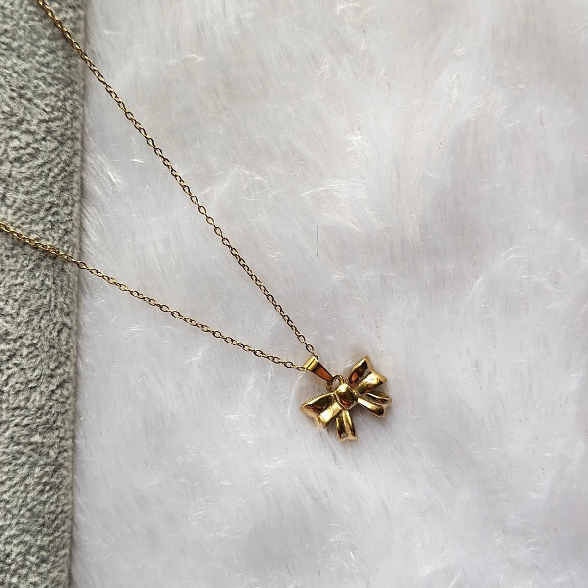 Bow Pendant 