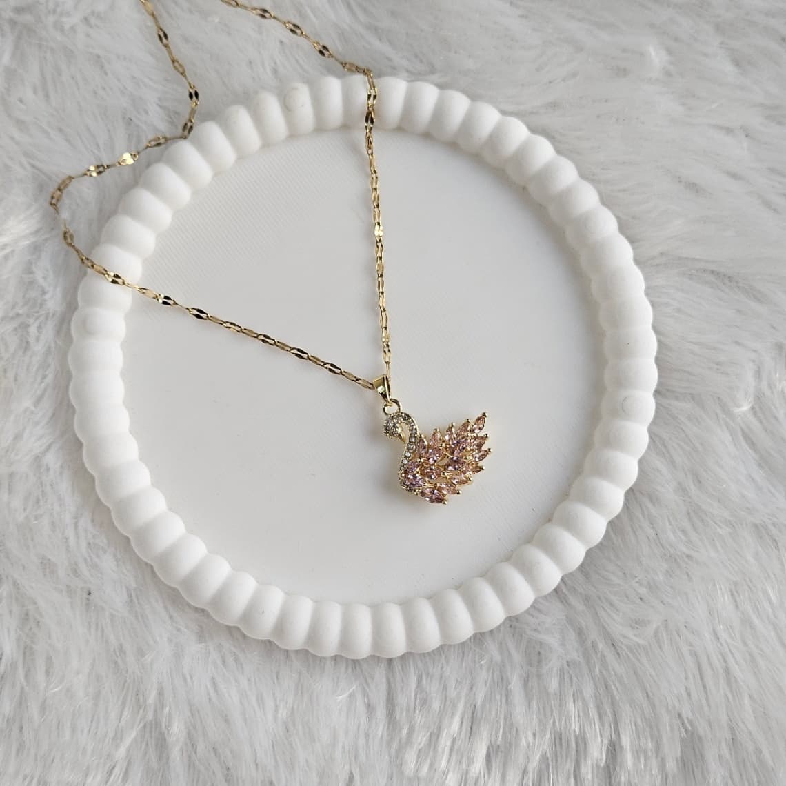 Swan Pendant Pink — image 3