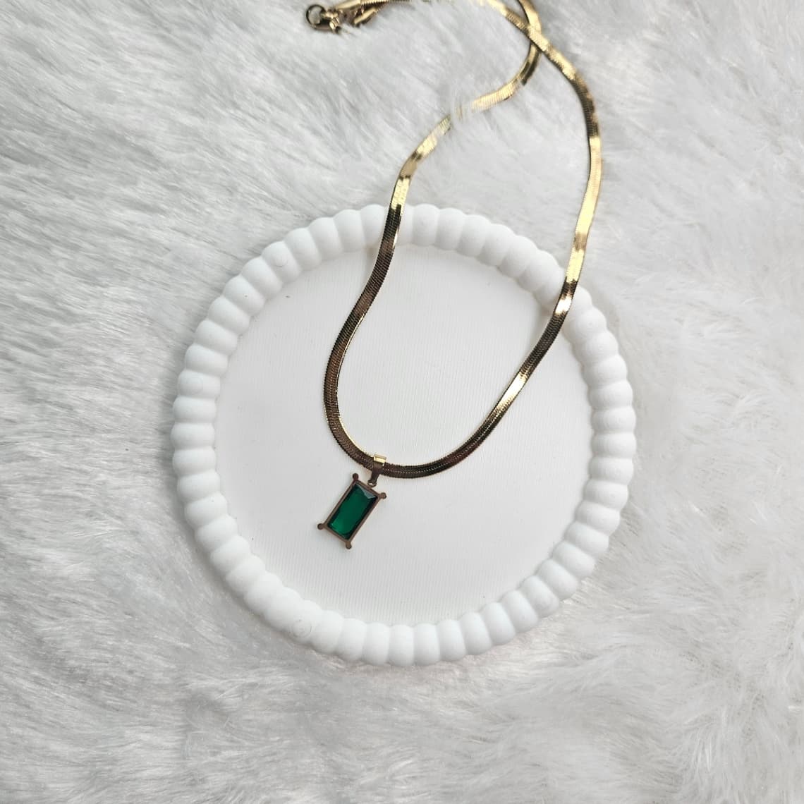 Emerald Snake Chain Pendant  — image 2