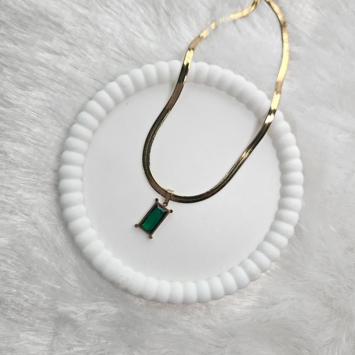 Emerald Snake Chain Pendant  — image 3