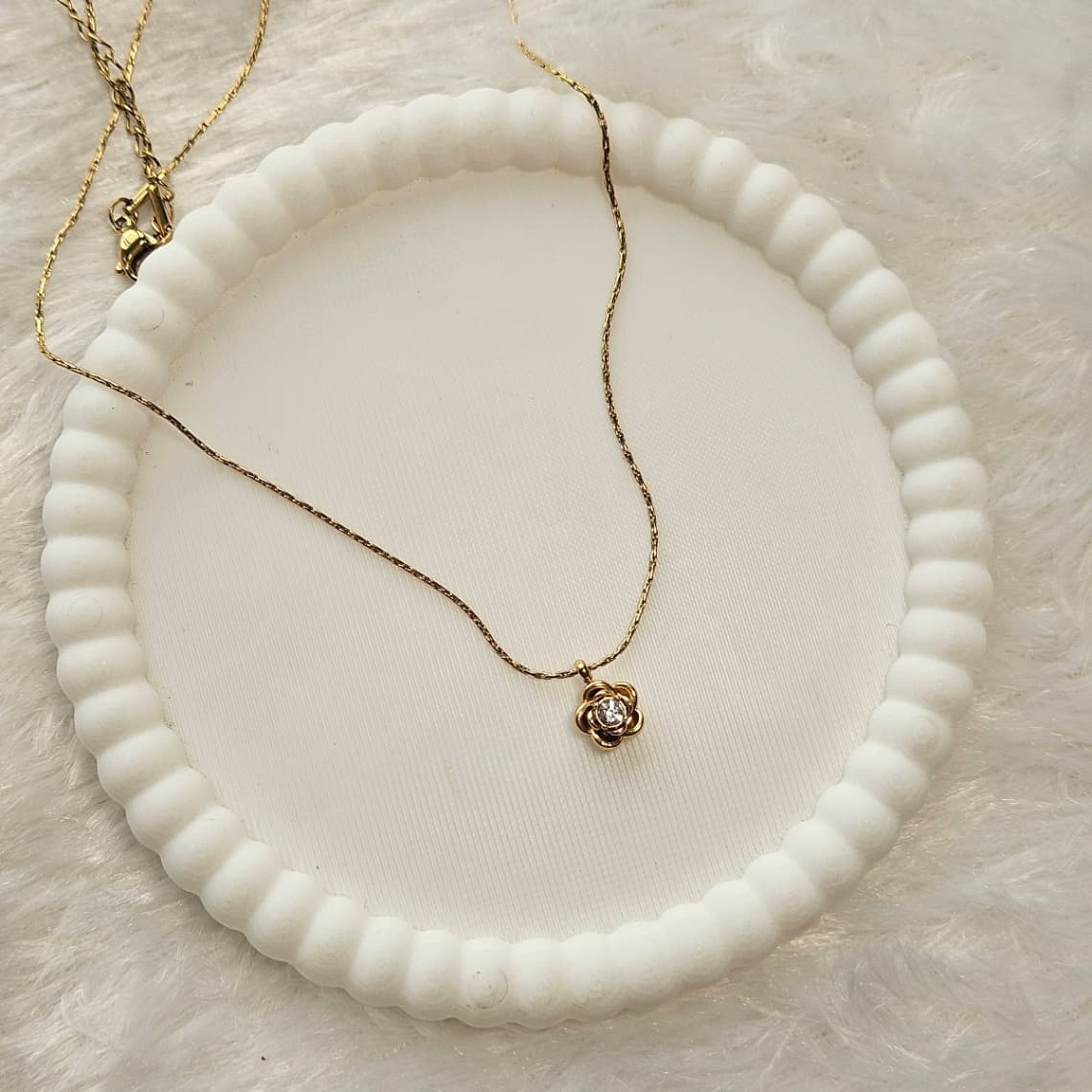 Rose Pendant with White stone