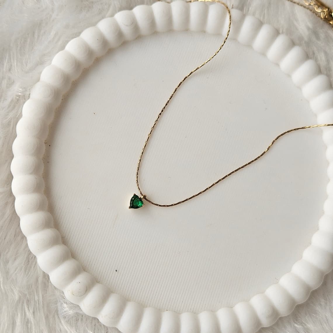 Dainty Emerald Heart Pendant 