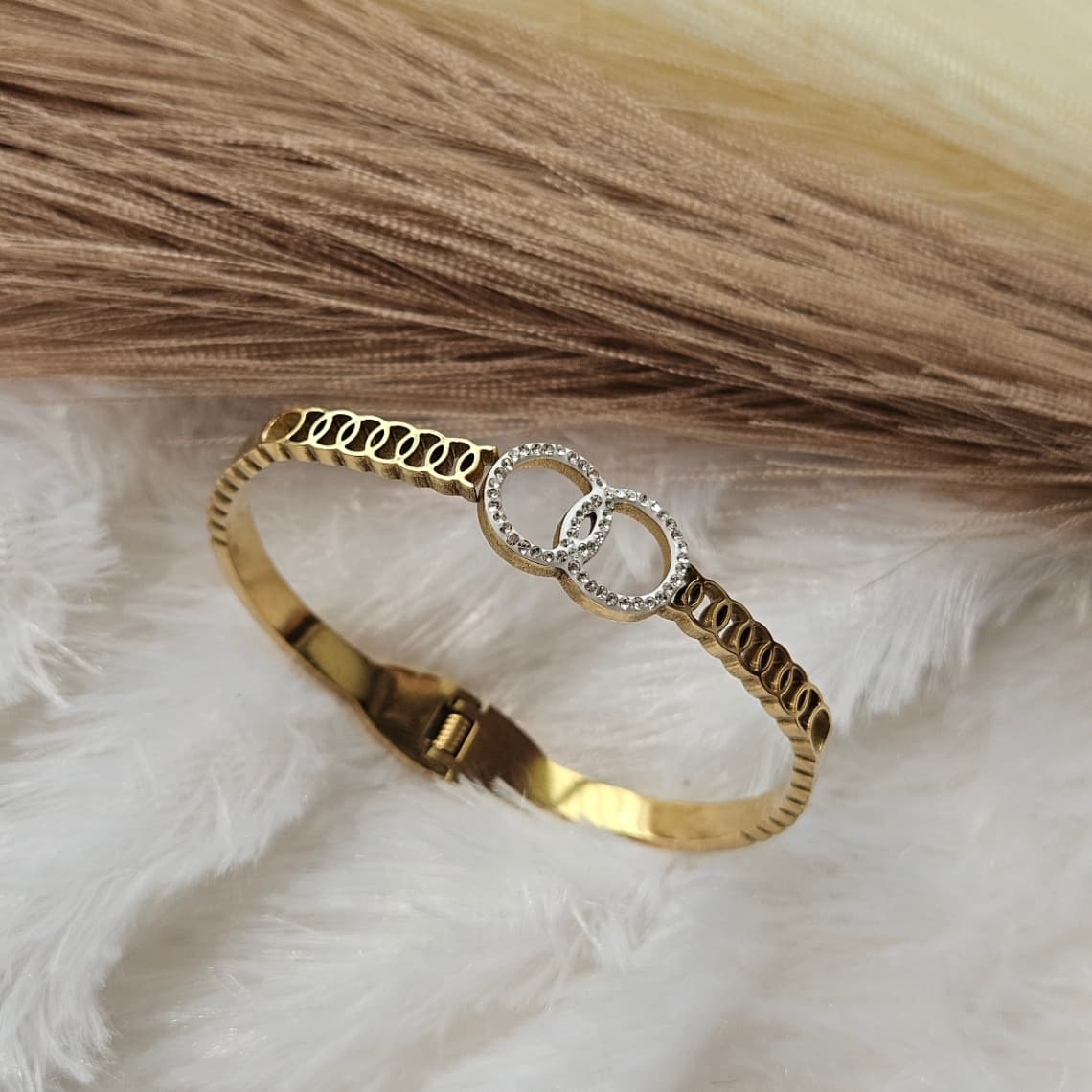 White Ring Kada