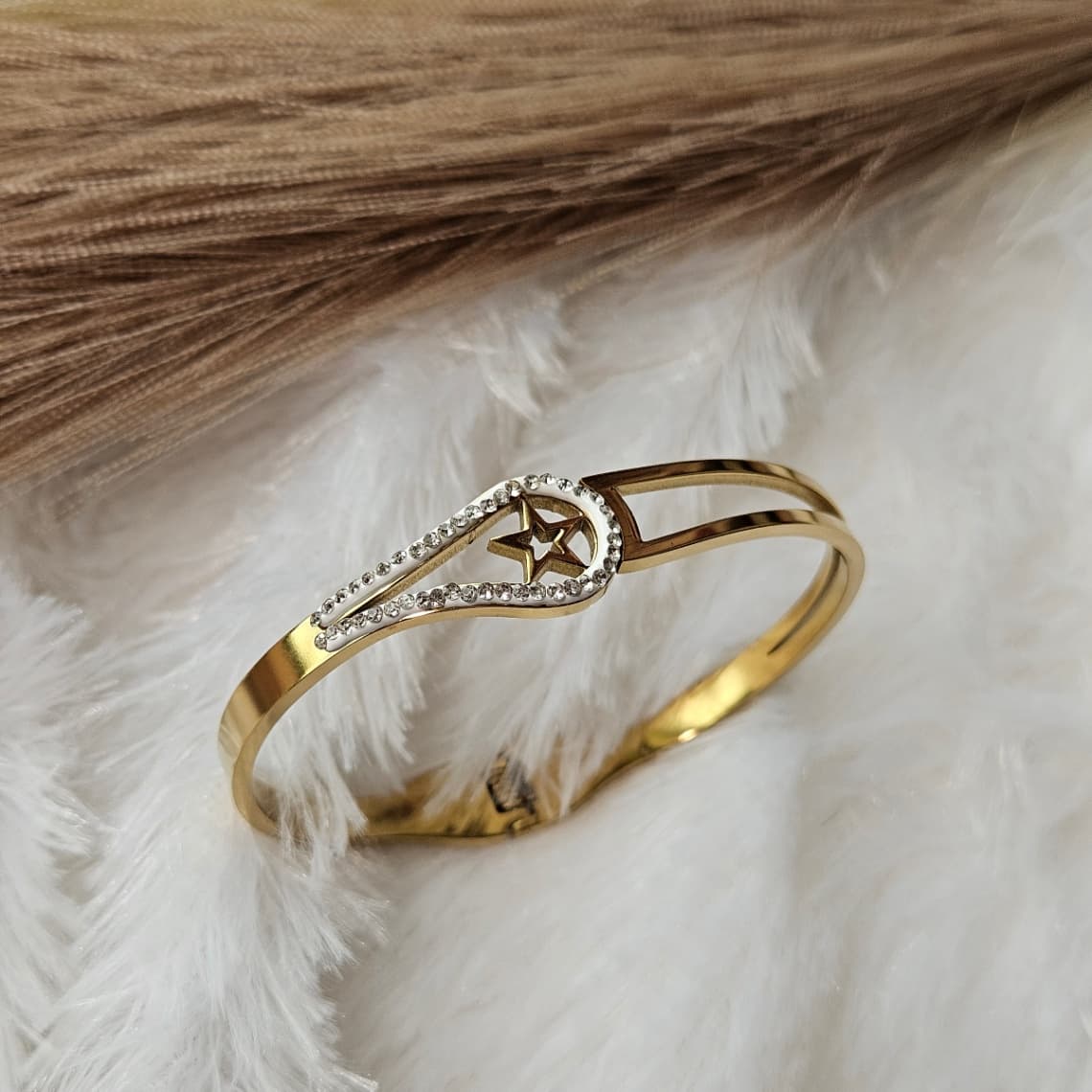 Star Kada with White Stones 
