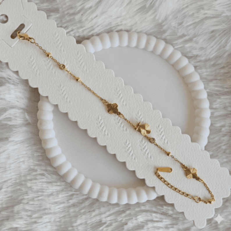 Clover With White Stone Bracelet 