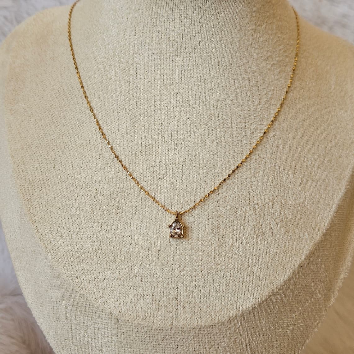 White Drop Stone Pendant 