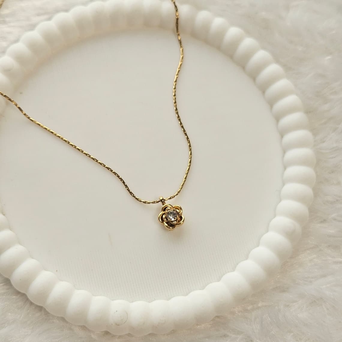 Rose Pendant with White stone — image 2
