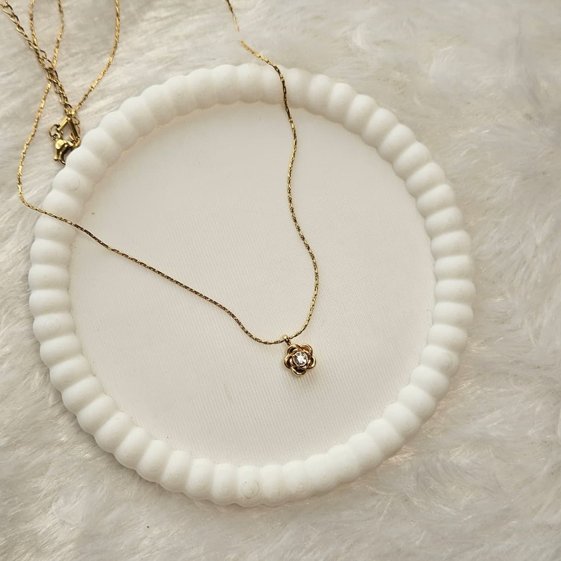 Rose Pendant with White stone — image 3