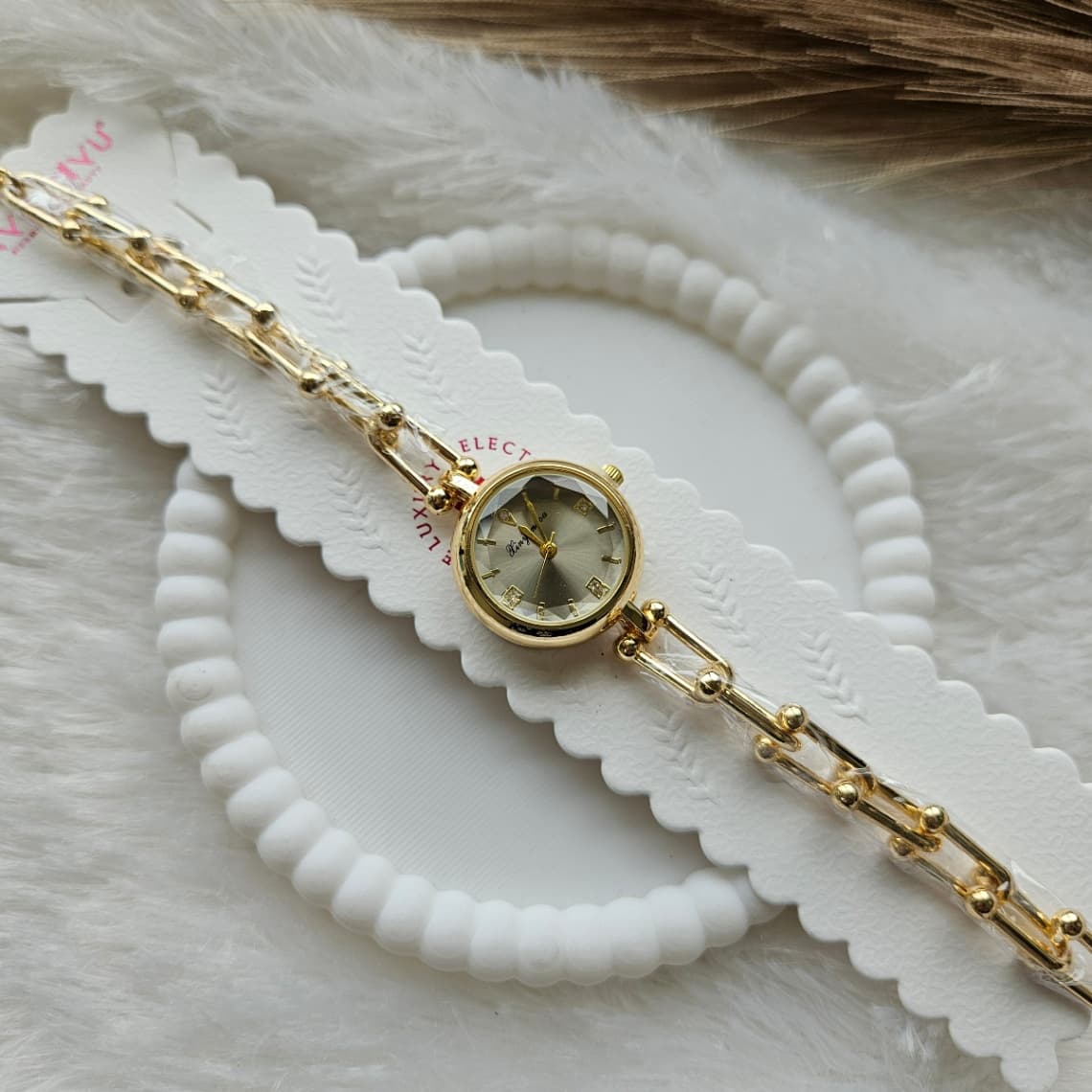 Anti-Tarnish Loop Chain Round Dial Watch Silver Grey — image 2