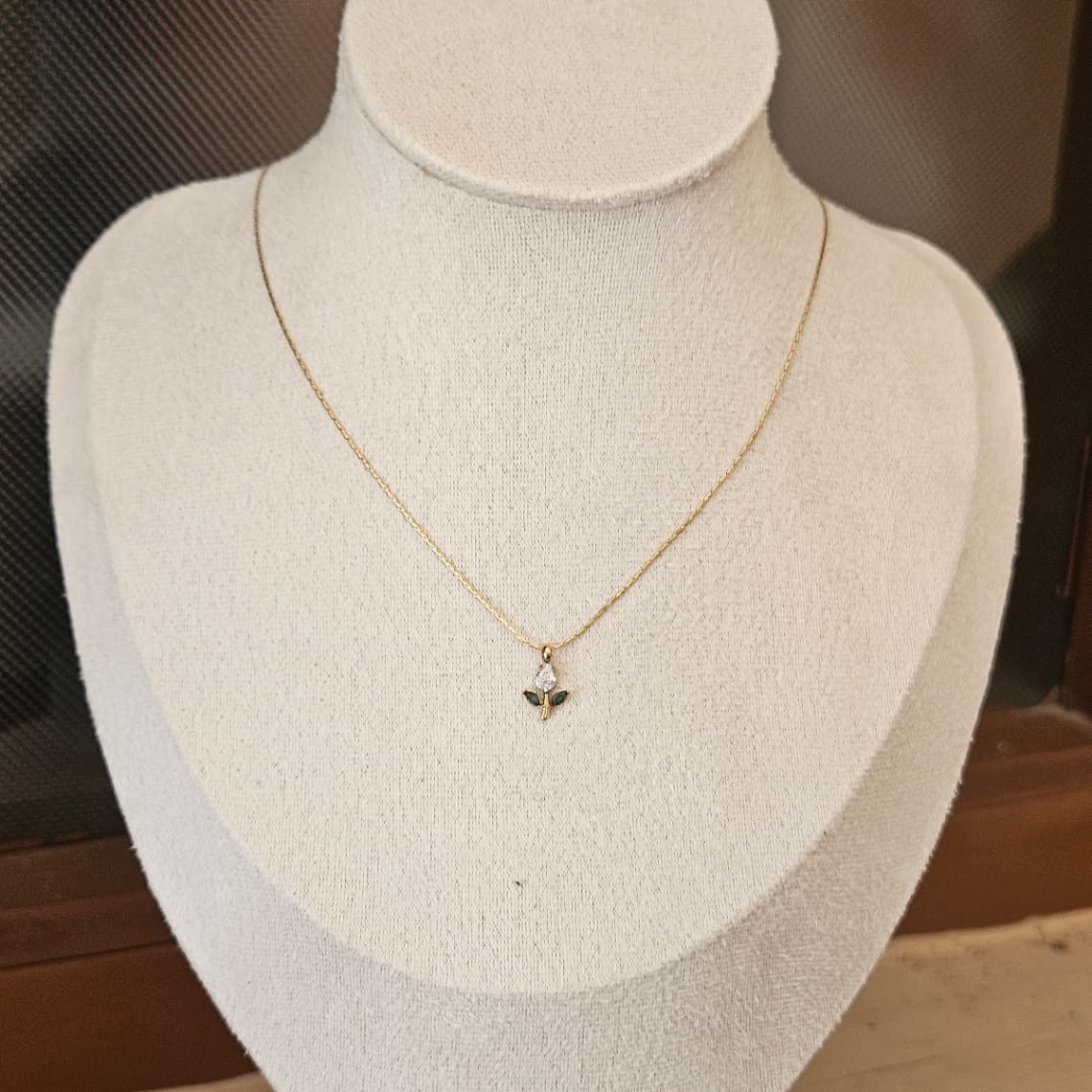 White with Green Tulip Pendant — image 2