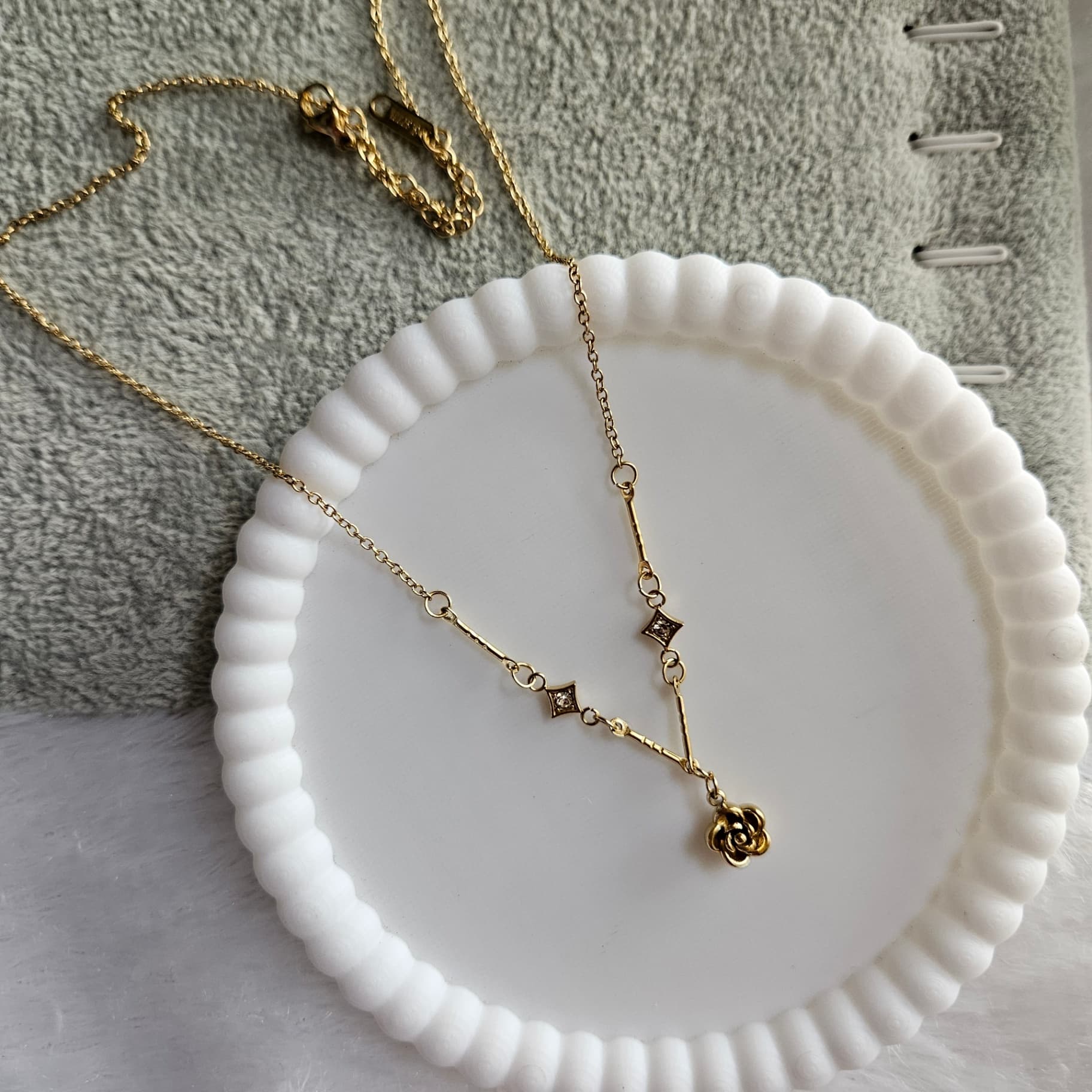 Rose Pendant — image 3