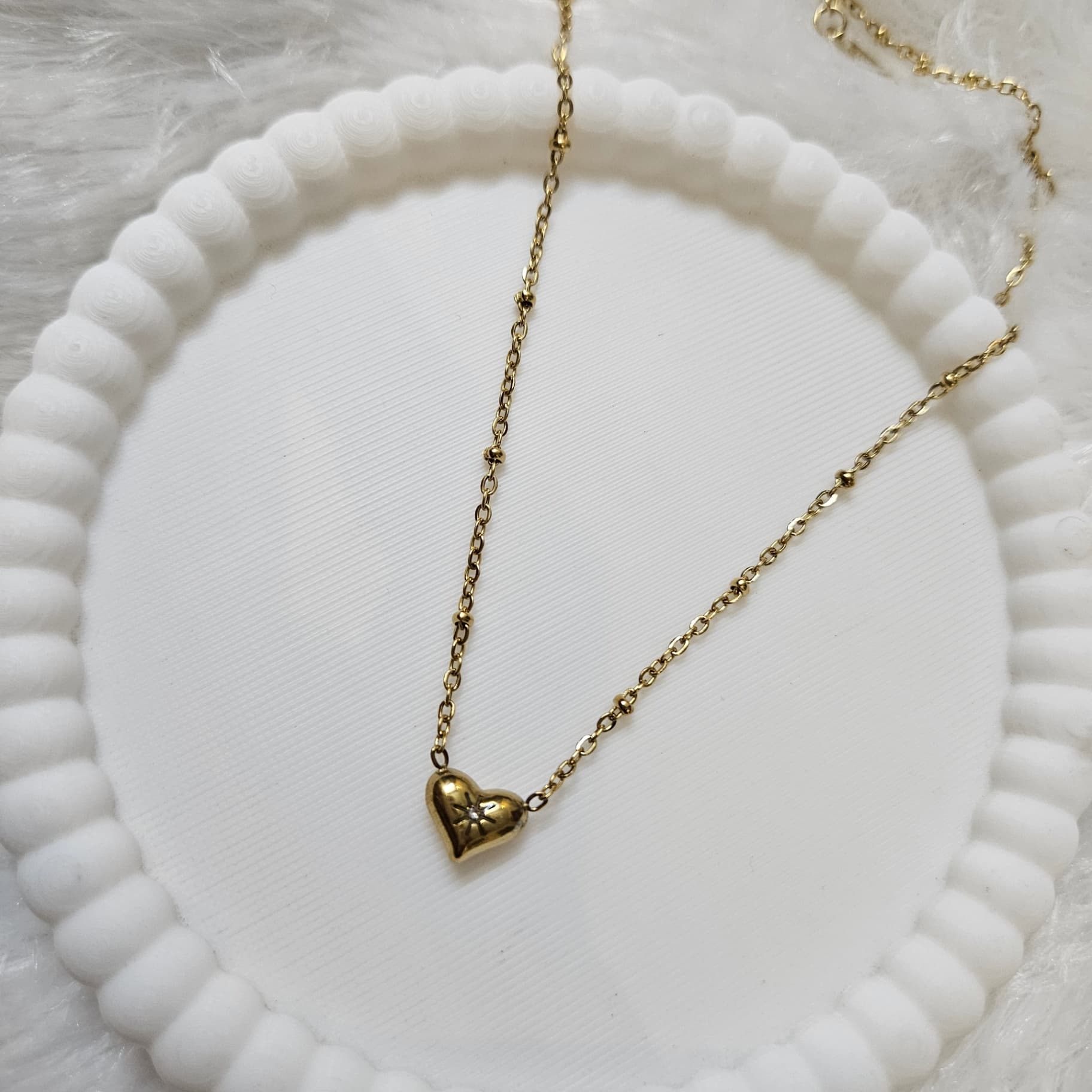 Heart With Pretty White Stone Pendant — image 3