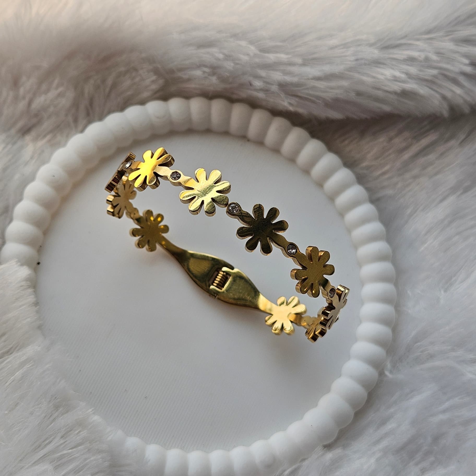 Flower Kada Bracelet — image 3