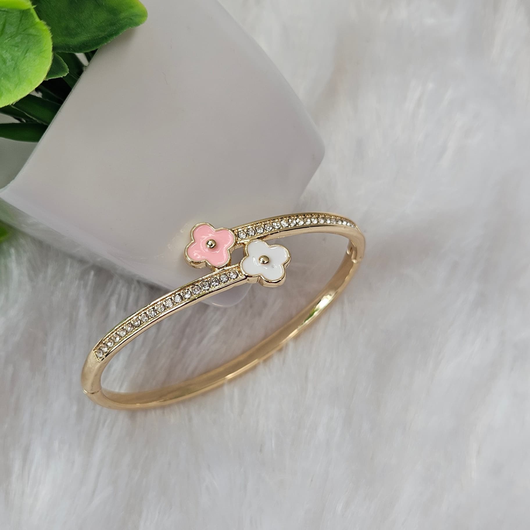 Pretty stone Kada — image 3