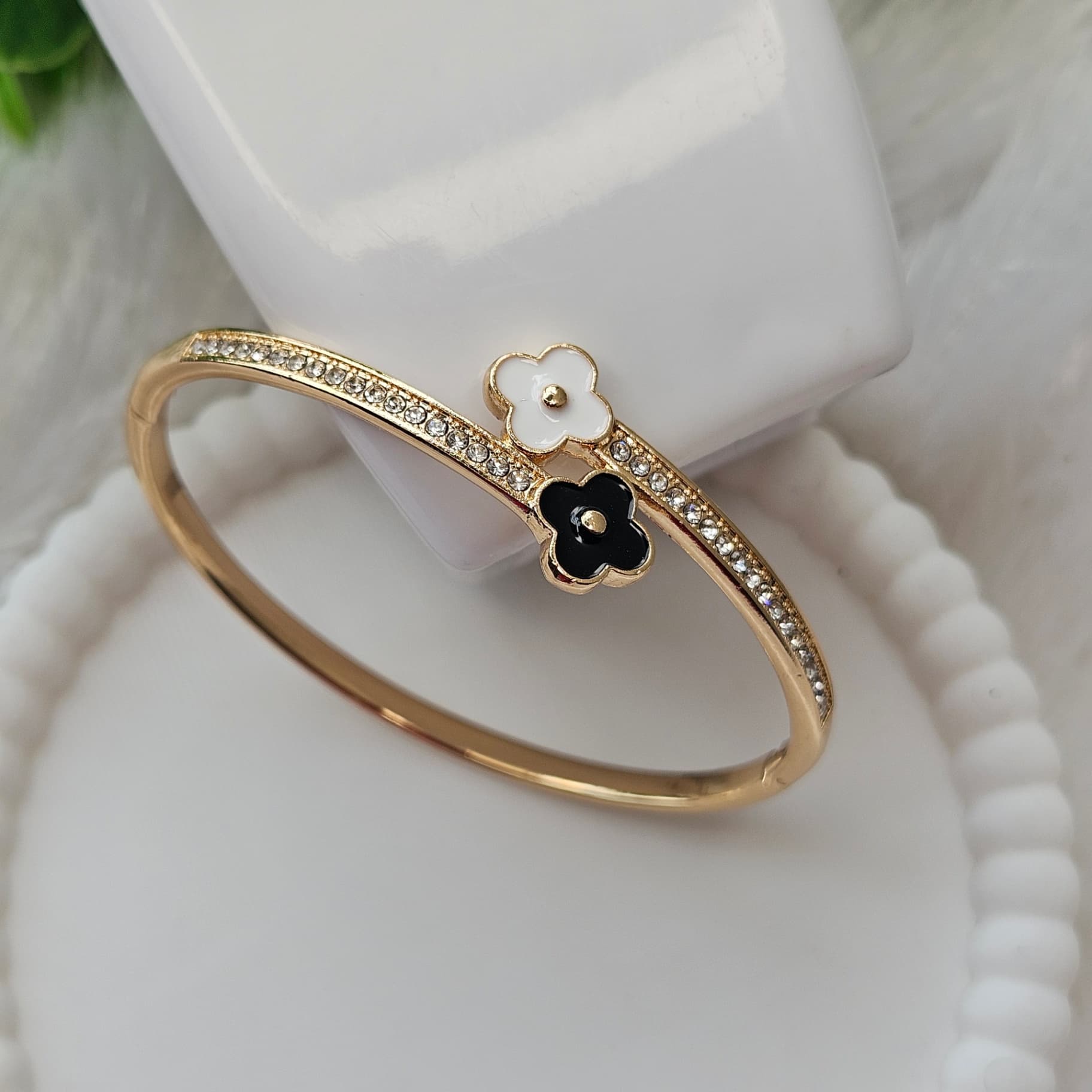 Pretty stone Kada — image 1
